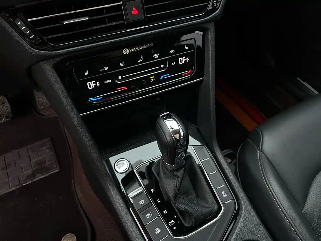 Volkswagen Tharu 2022 280TSI FWD Luxury Edition фото 10