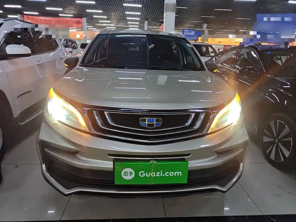 Фото 3 - Geely Vision X3