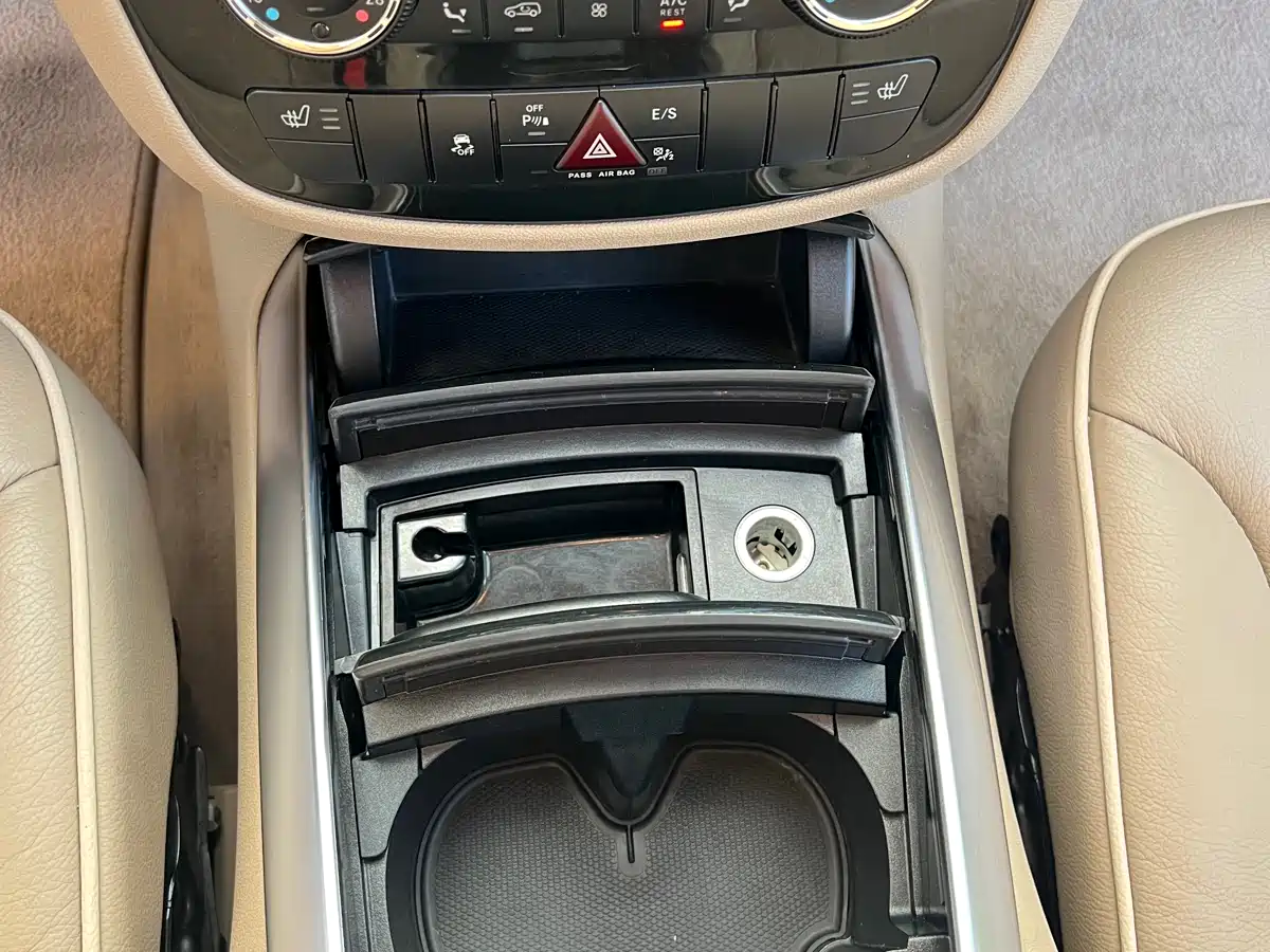Mercedes-Benz R-Class 2017 R 320 4MATIC Business Collector's Edition фото 22