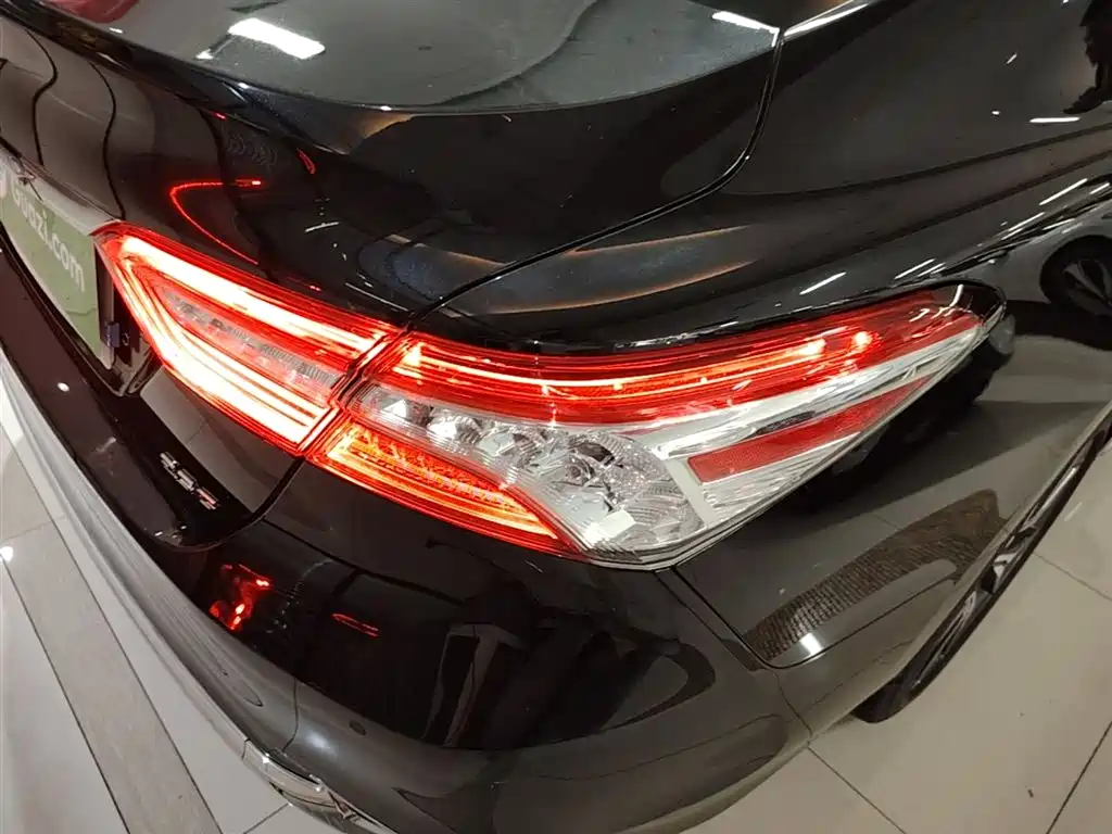 Toyota Camry 2023 2.5G Luxury Edition фото 8