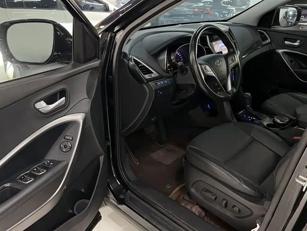 Hyundai Santa Fe 2015 2.0T Automatic 2WD Smart 5-Seater фото 15