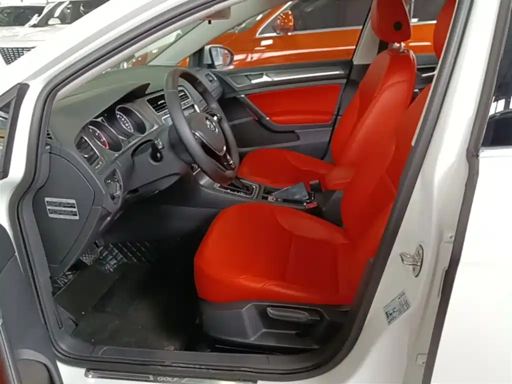 Volkswagen Golf 2016 230TSI Automatic Comfort фото 15