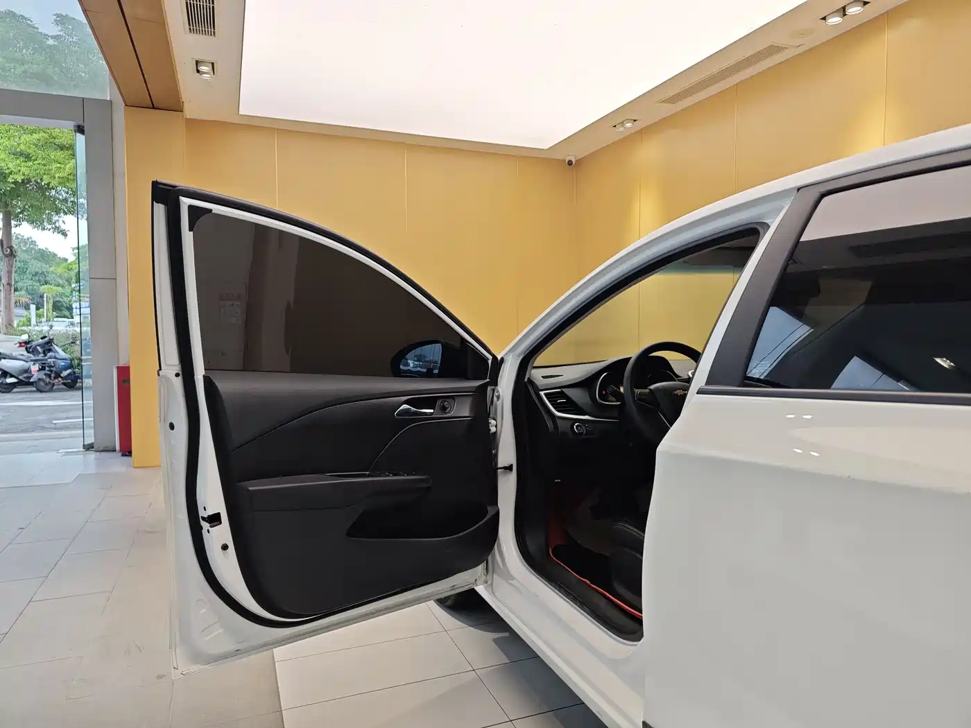 CHEVROLET KOVOZ