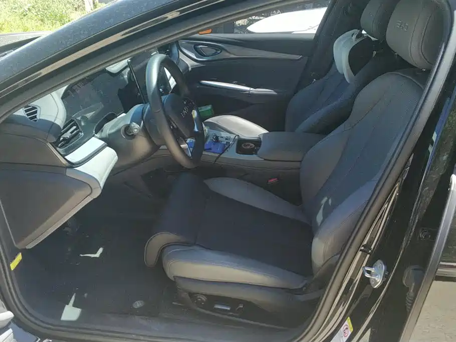 BYD Seal 2024 Glory Edition DM-i 1.5L 121km Luxury фото 9