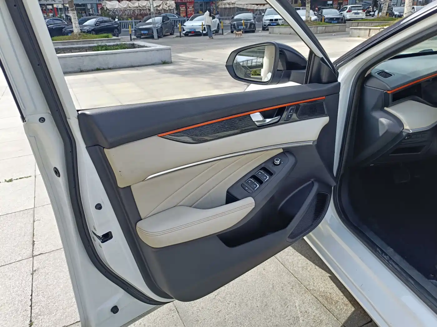 DONGFENG YI HYUN MAX