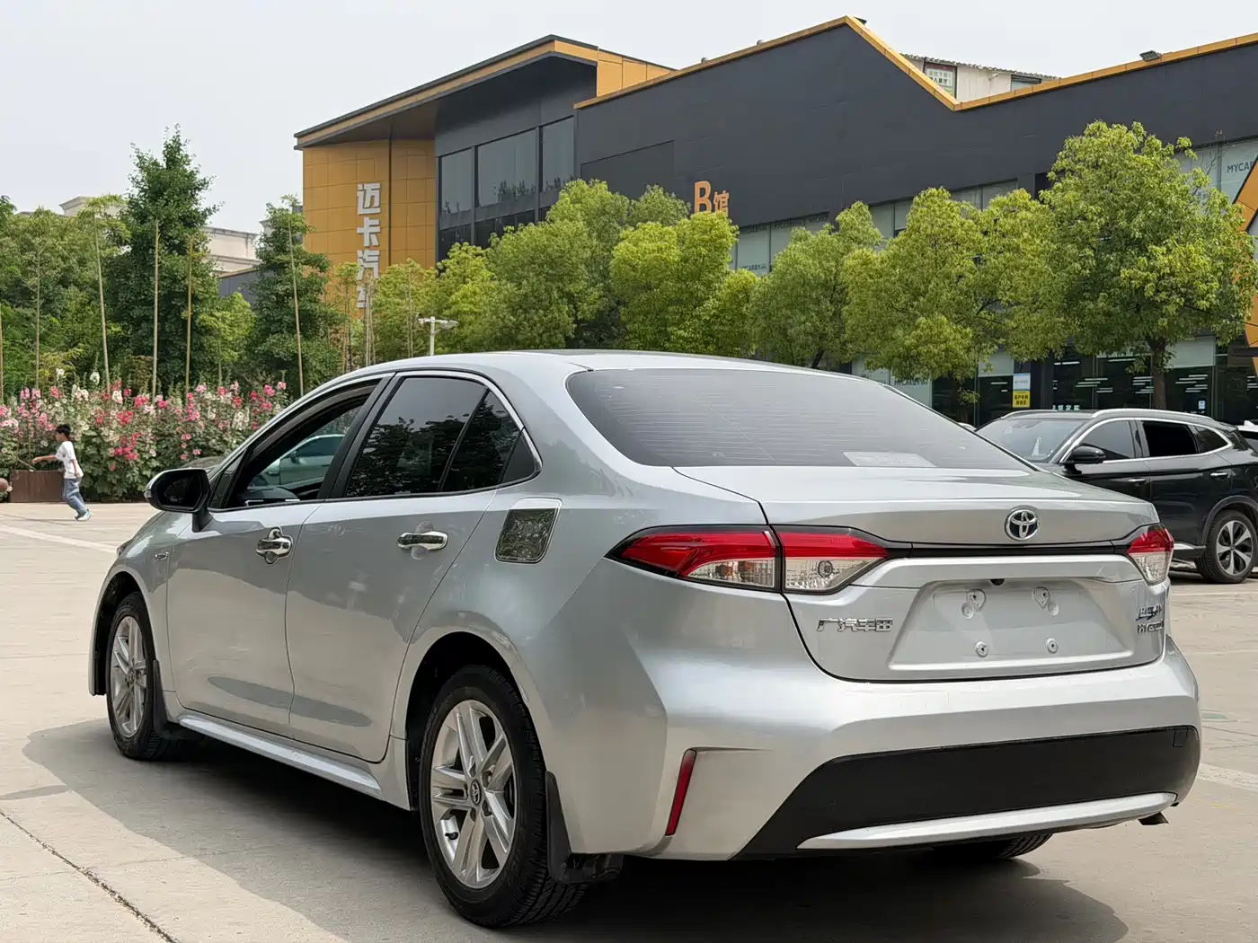 Toyota Levin 2021 Dual Engine 1.8H E-CVT Luxury Edition фото 7