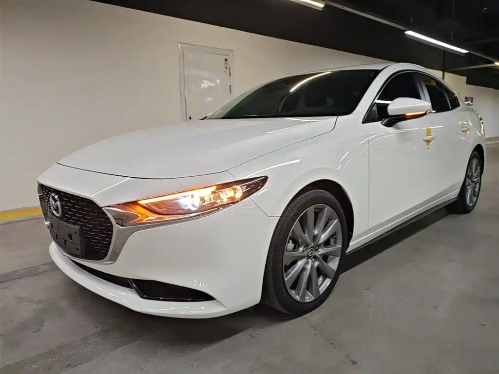 Mazda 3 Axela 2023 2.0L Auto Zhiya