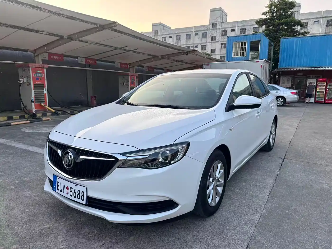 Photo 1 - Buick Excelle