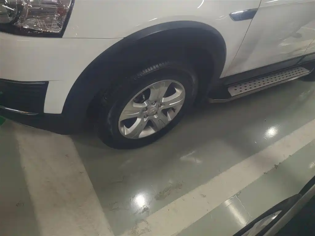 Chevrolet Captiva 2015 2.4L 2WD Urban Edition 5-seater фото 23