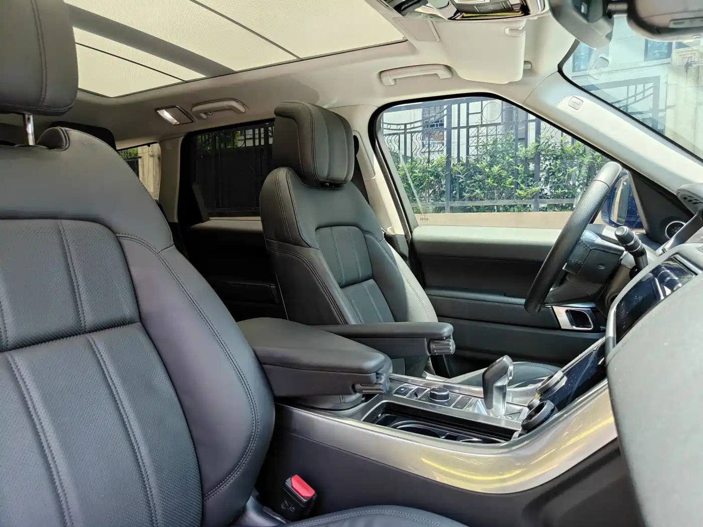 Land Rover Range Rover Sport PHEV 2022 P400e SE фото 16