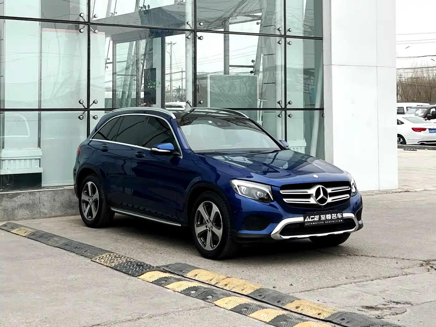 Mercedes-Benz GLC 2016 GLC 300 4MATIC Dynamic фото 3