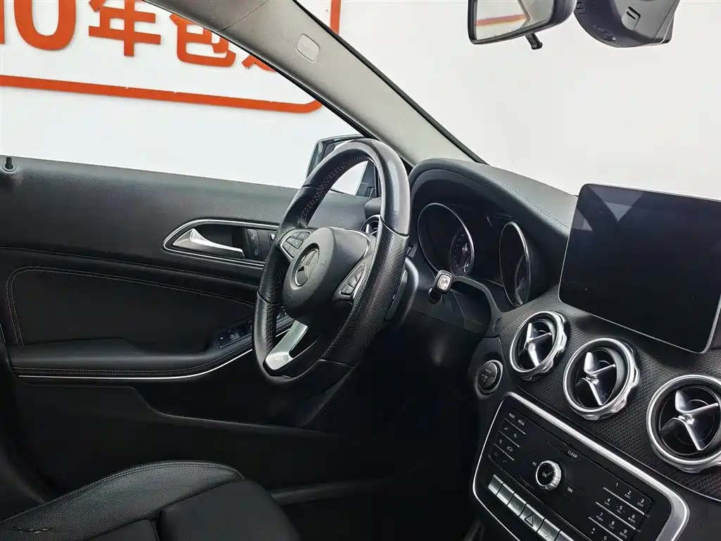 Mercedes-Benz GLA 2018 GLA 200 Fashion фото 22