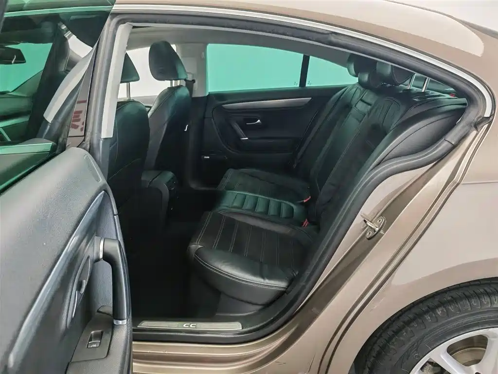 Volkswagen FAW-Volkswagen CC 2012 Model 2.0TSI Ultimate фото 15