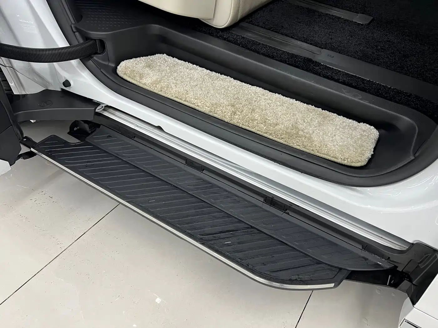 Lexus LM 2025 Model 500h Six-Seater Prestige Edition фото 16