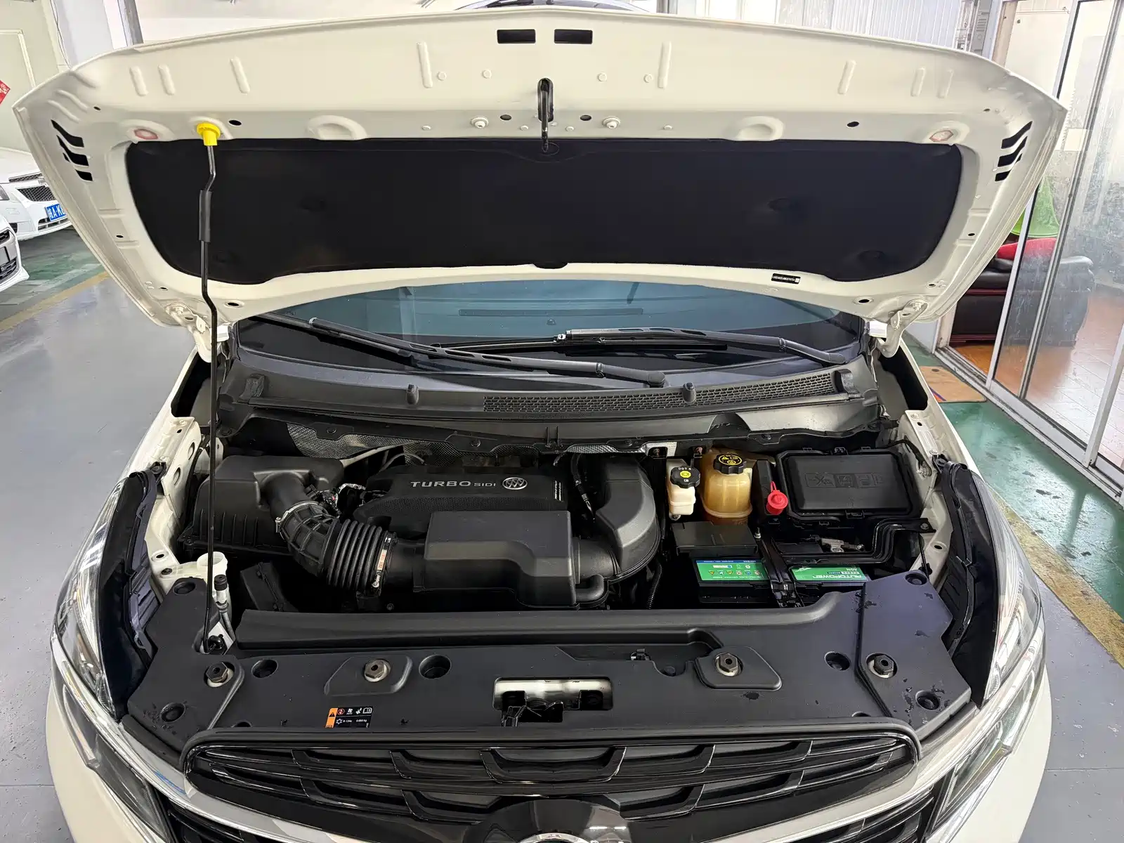 Фото 16 - Buick GL8