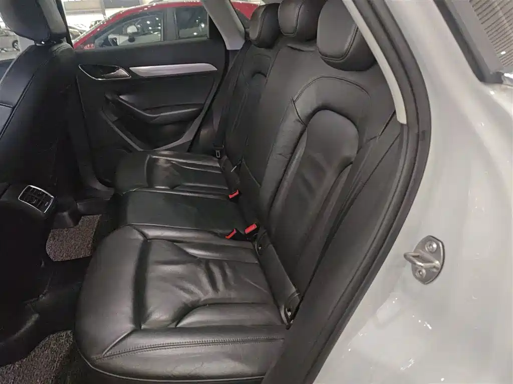 Audi Q3 2015 30 TFSI Comfort фото 17