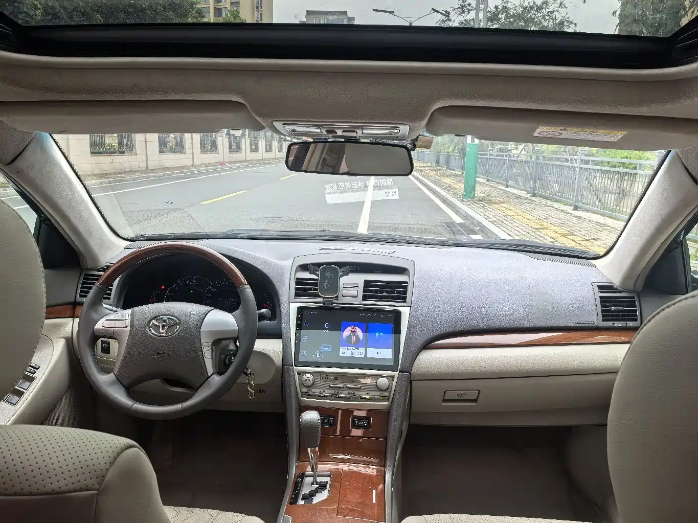 Toyota Camry 2013 200G Classic Luxury Edition фото 9