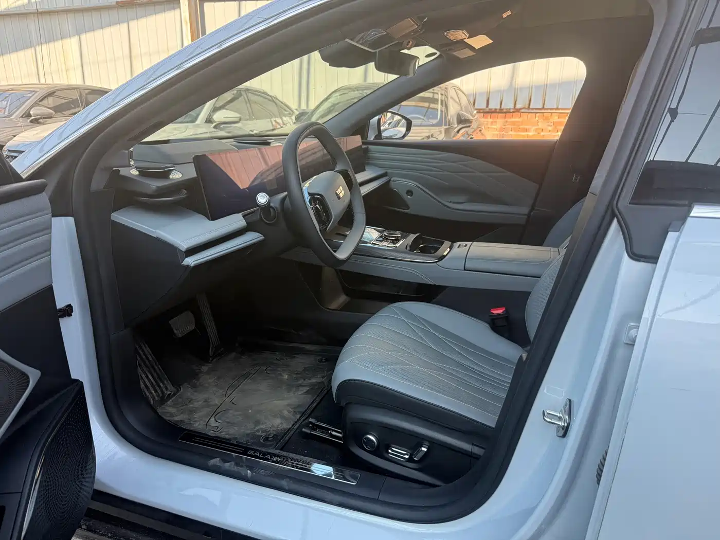 Geely Galaxy Galaxy E8 2025 2025 700km Long Voyage Smart Drive Edition