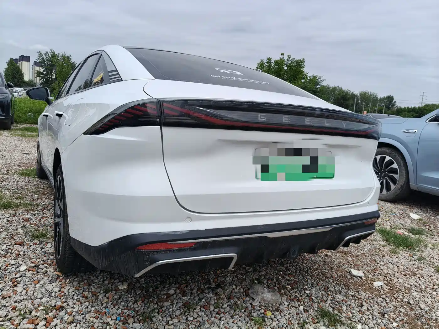 Geely Galaxy Galaxy L6 2025 EM-i 140km Voyage Edition фото 9