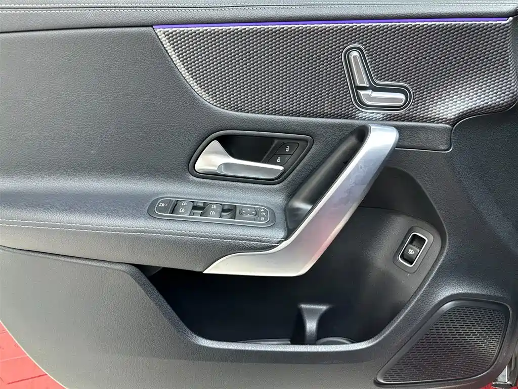 MERCEDES-BENZ CLASS A