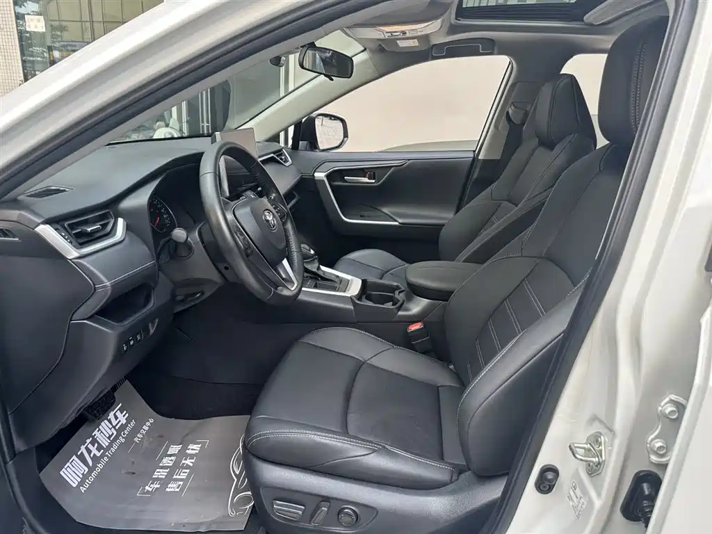 Toyota Wildlander 2022 2.0L CVT FWD Luxury PLUS Edition фото 17