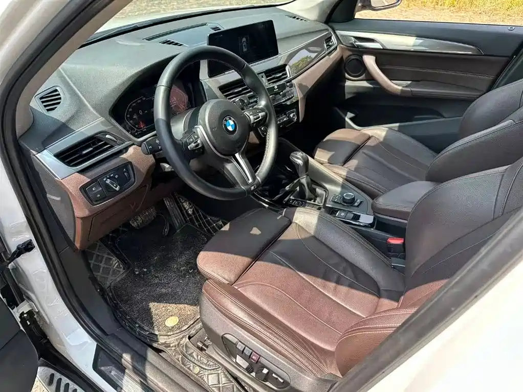 BMW X1 2018 sDrive18Li Premium Model фото 4
