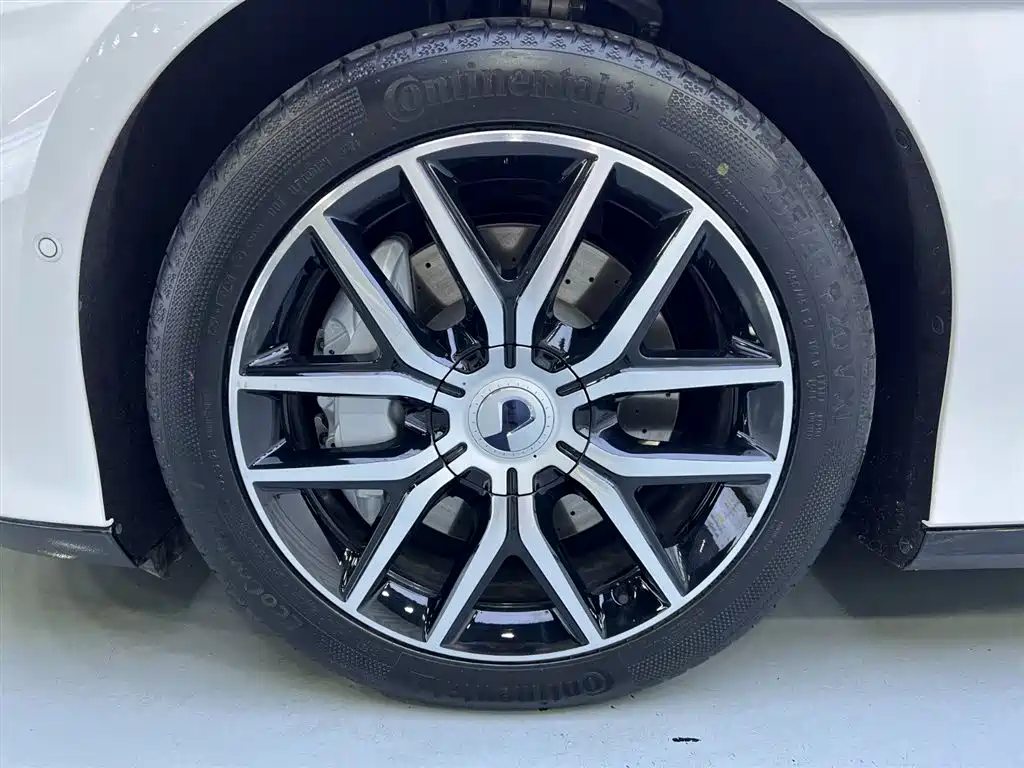 Denza Z9 2024 Model 1100km AWD Max Edition фото 33