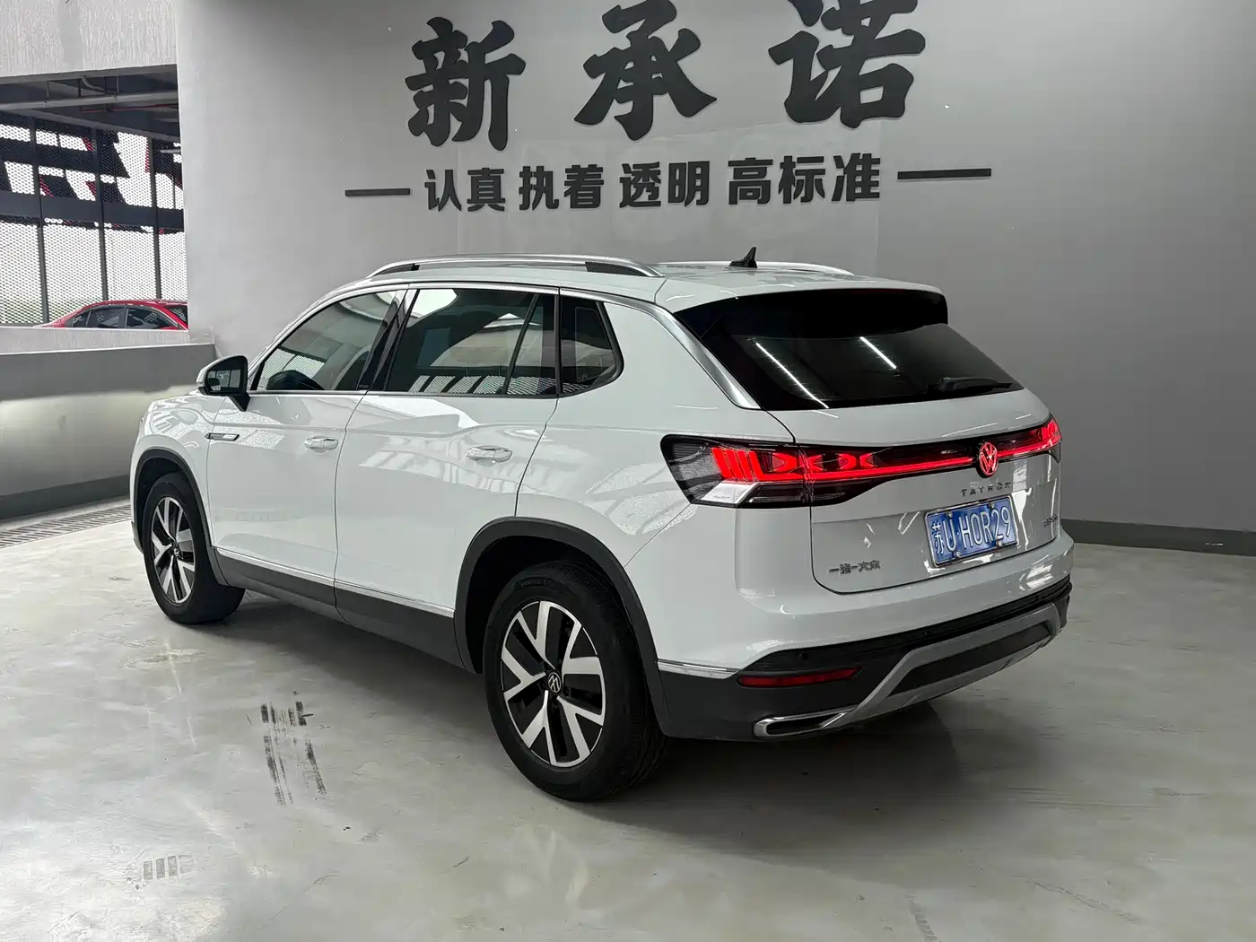 Volkswagen Tayron 2023 330TSI 2WD Luxury Plus Advanced Edition фото 8