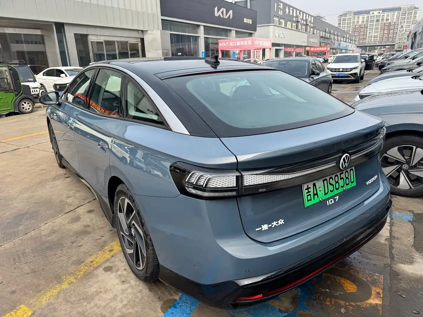 VOLKSWAGEN ID.7 VIZZION