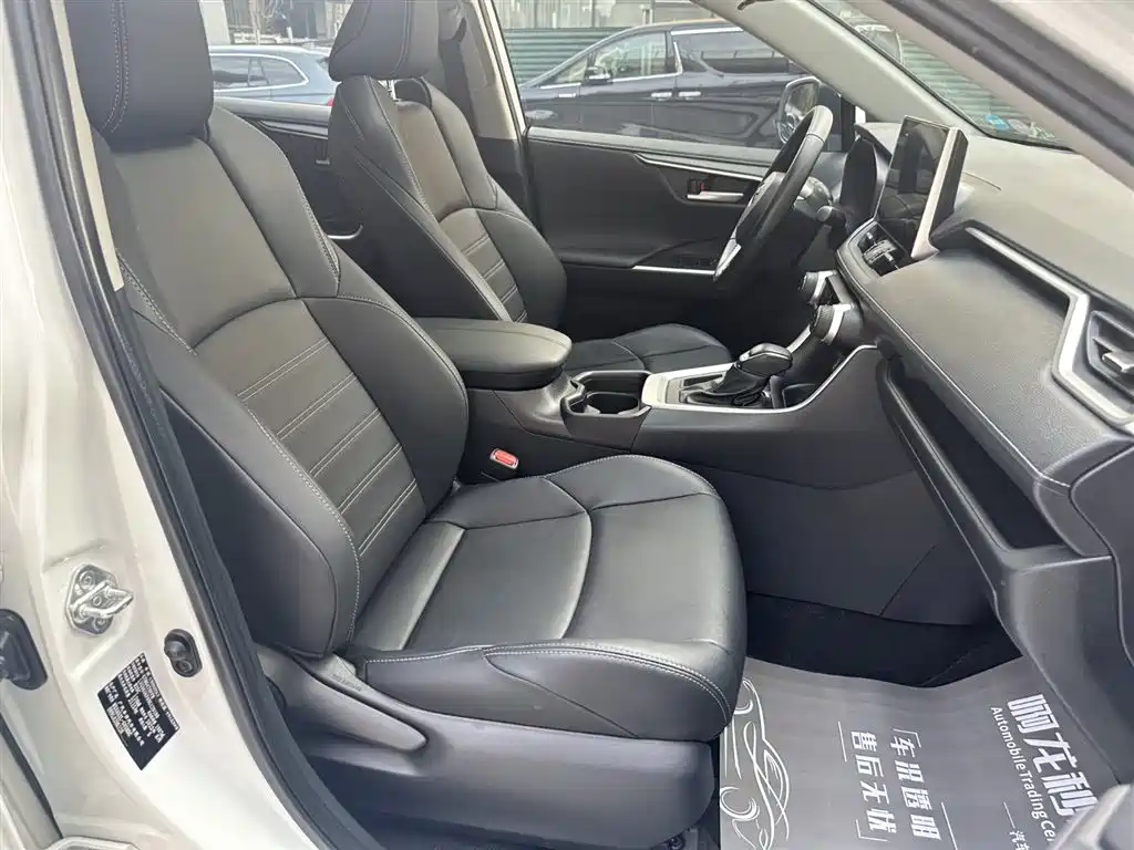 Toyota Wildlander 2022 2.0L CVT FWD Luxury PLUS Edition фото 7