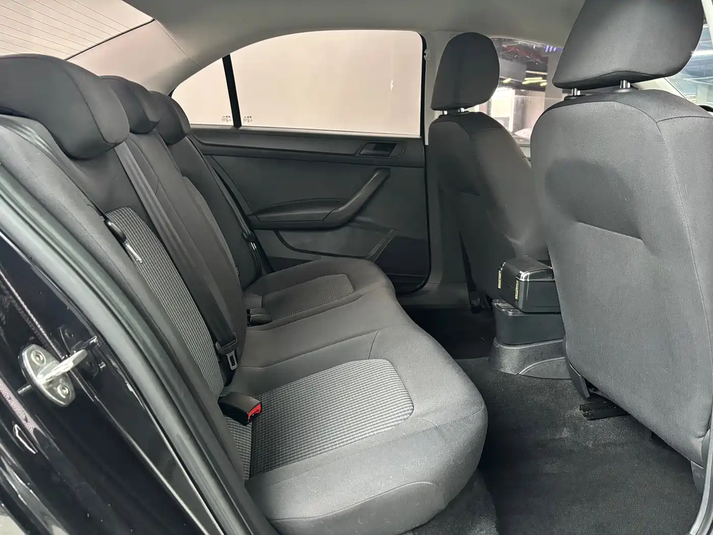 Volkswagen Santana 2016 1.6L Automatic Trend Edition фото 8