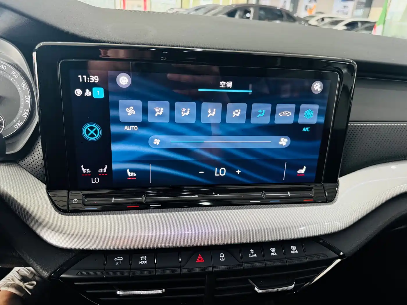 Škoda Octavia 2023 Facelift PRO TSI280 Premium Edition фото 4
