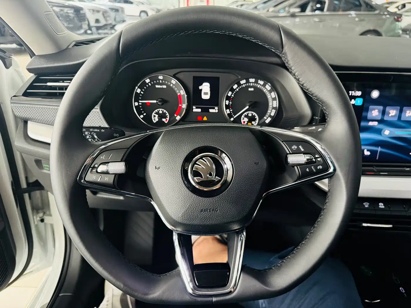 Škoda Octavia 2023 Facelift PRO TSI280 Premium Edition фото 5