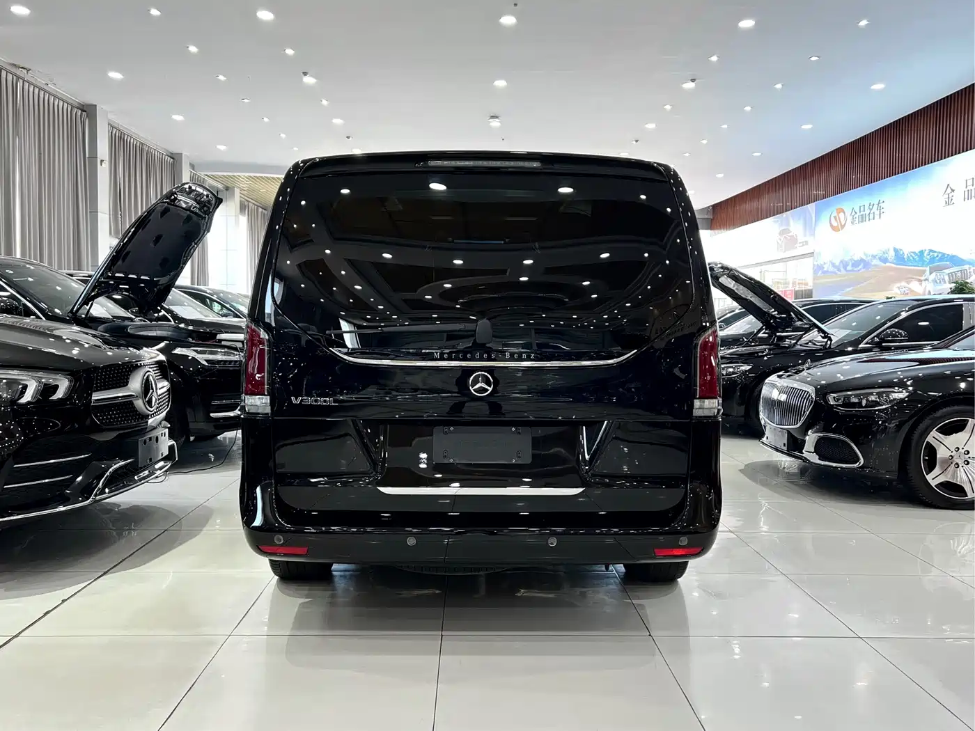 MERCEDES-BENZ V-CLASS