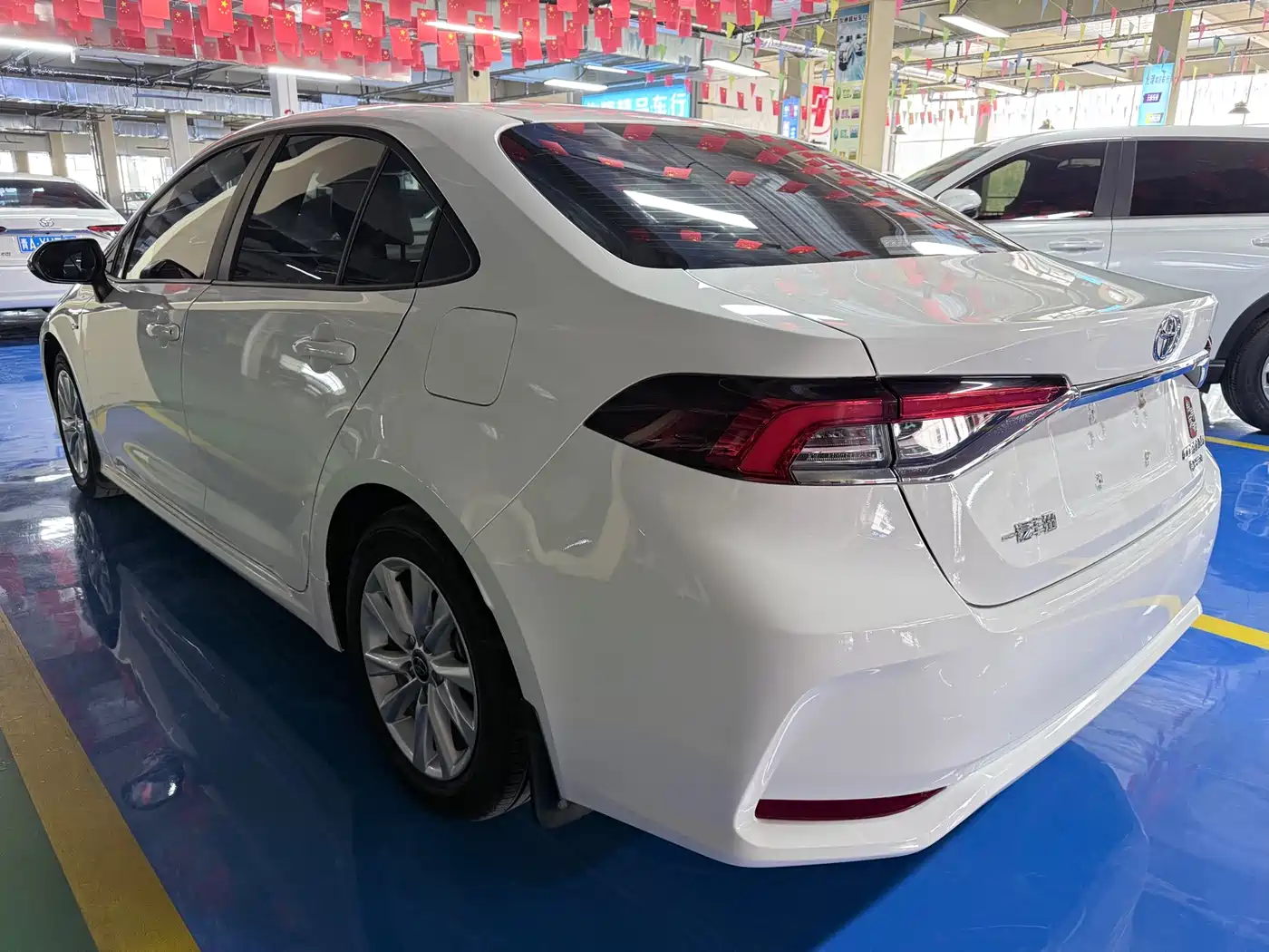 Toyota Corolla 2024 1.8L Smart Hybrid Dual Engine Flagship Edition фото 17