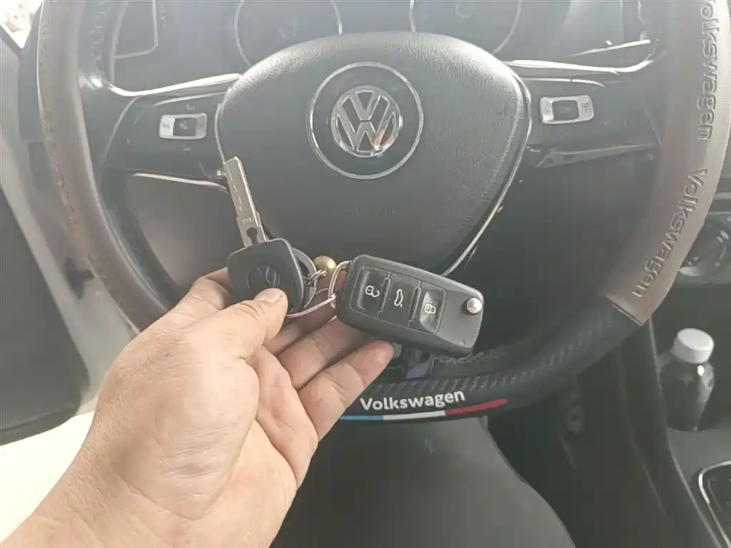 Volkswagen Polo 2016 1.6L Automatic Comfort фото 9