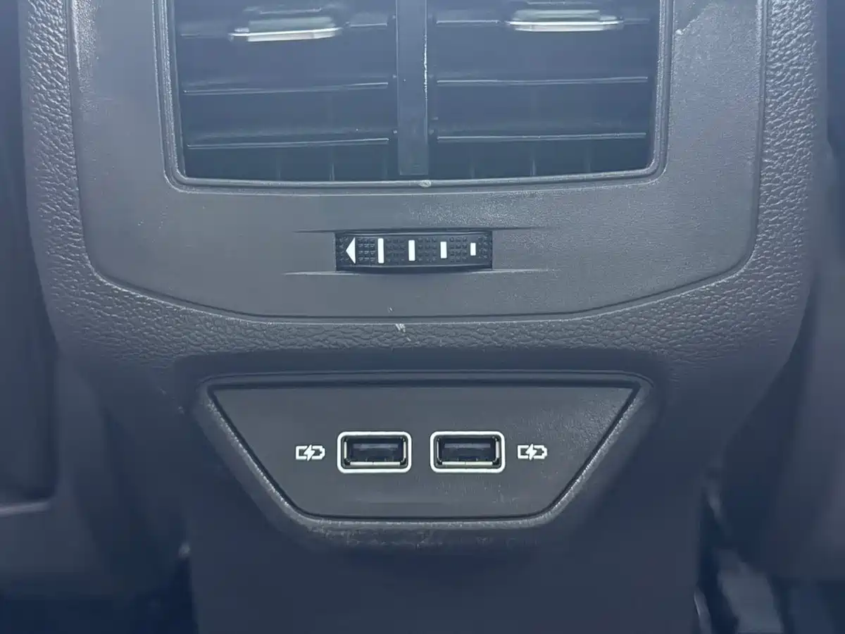Volkswagen T-ROC 2021 Facelift 280TSI DSG 4WD Luxury Smart Connect Edition фото 12