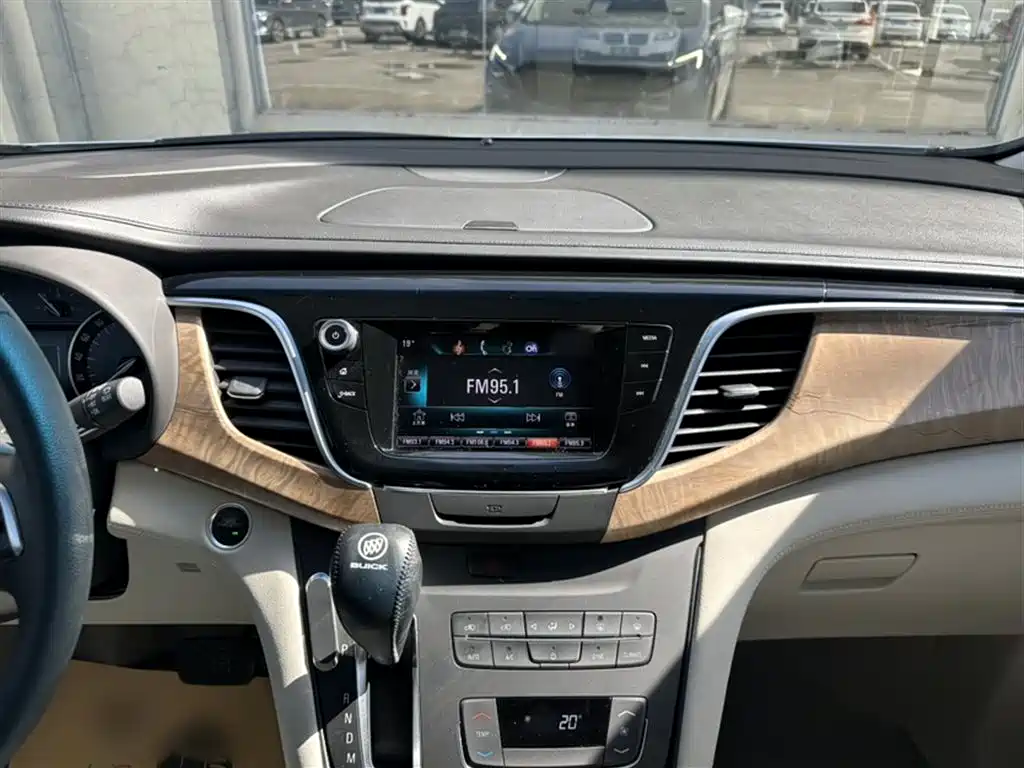 Buick GL8 2017 ES 28T Comfort Type China V фото 15