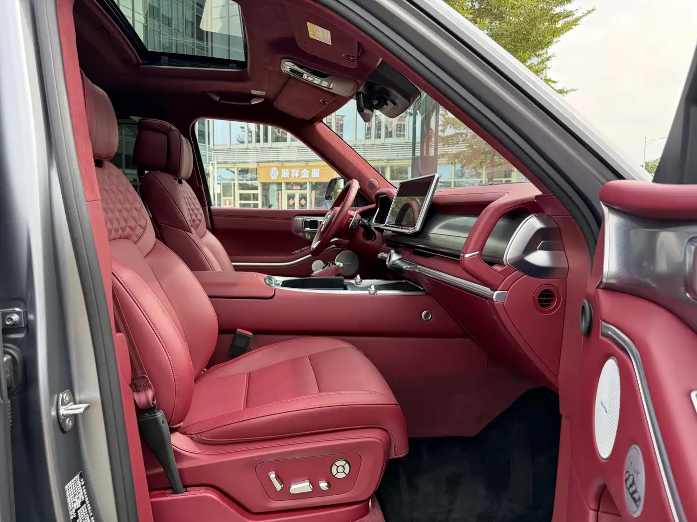 TANK TANK 700 NEW ENERGY