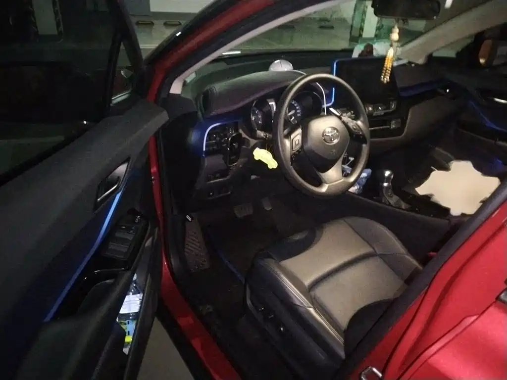 Toyota C-HR 2020 Model 2.0L Leading фото 14