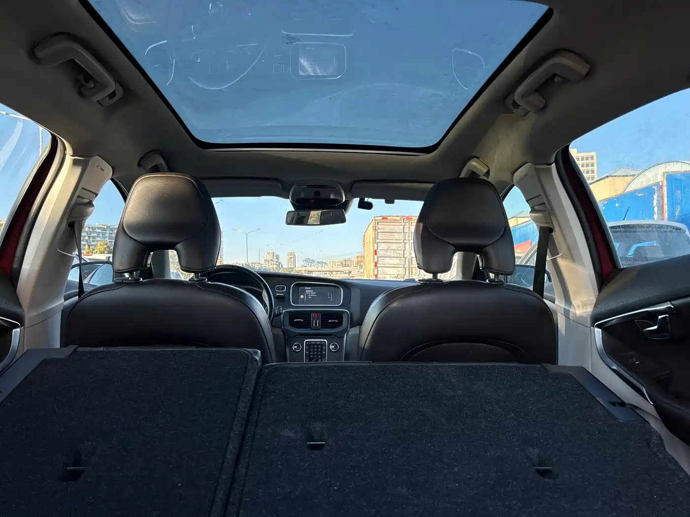 Фото 38 - Volvo V40