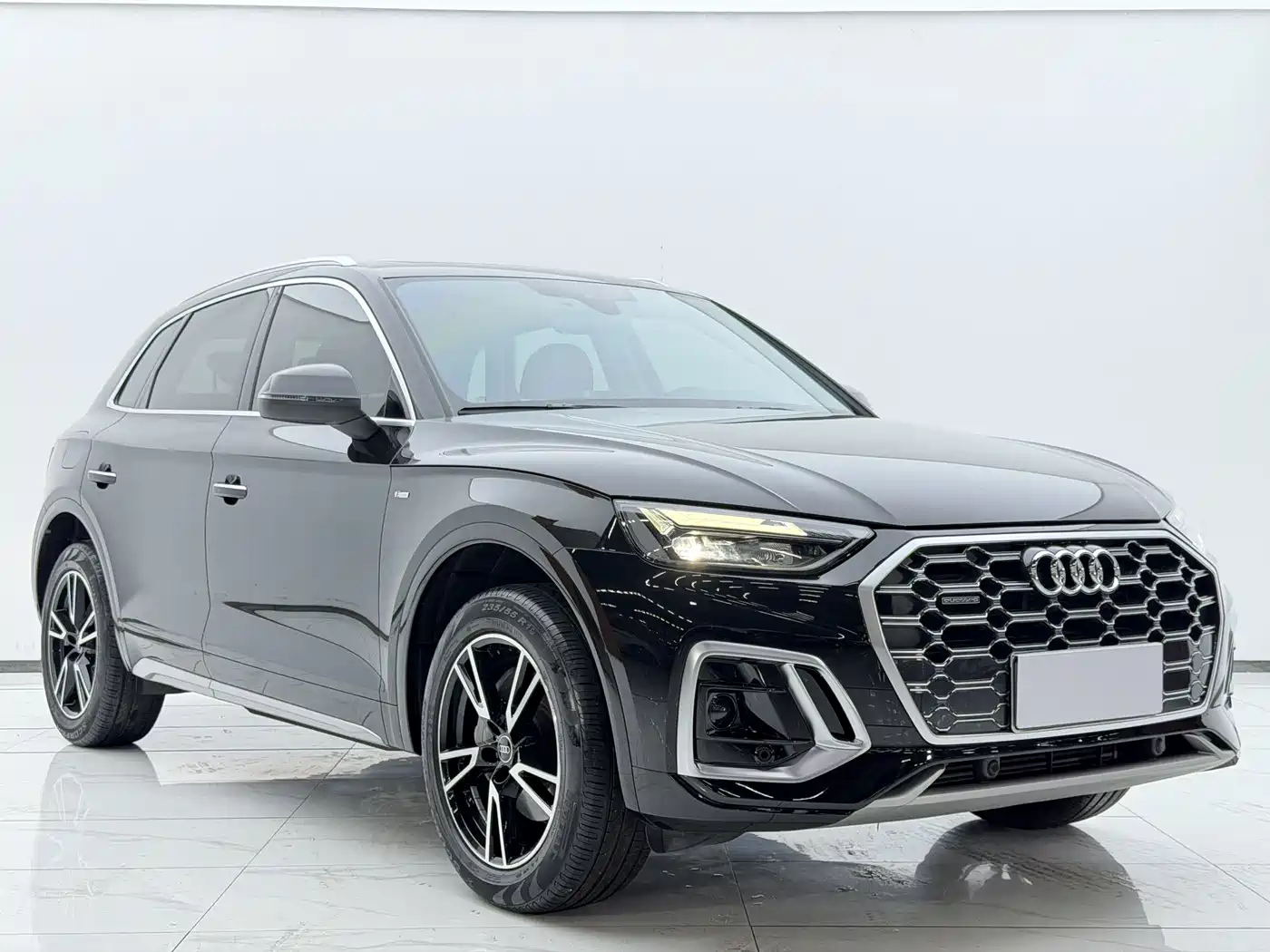 Audi Q5L 2025 40 TFSI Fashion Dynamic фото 3