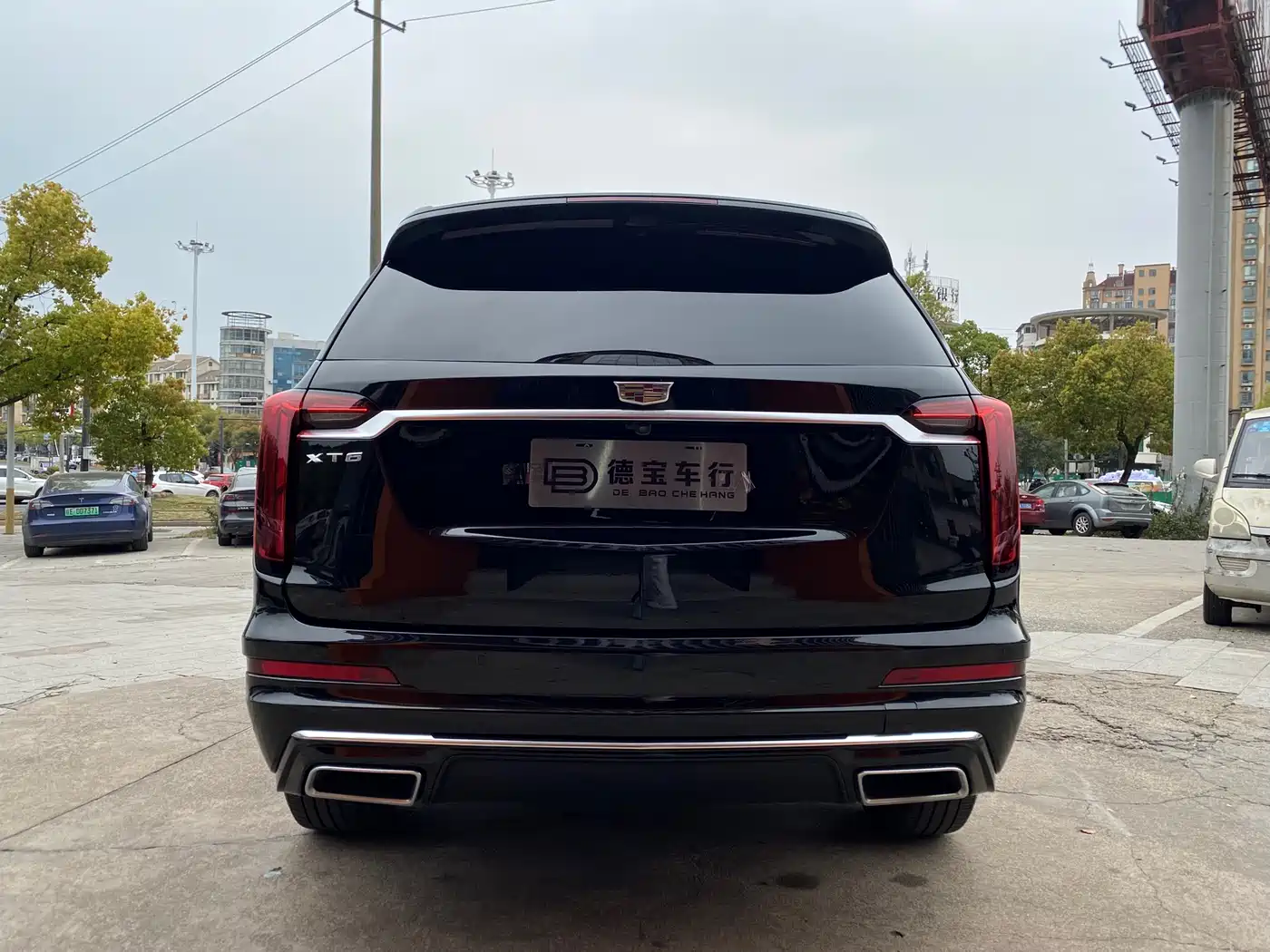 CADILLAC XT6