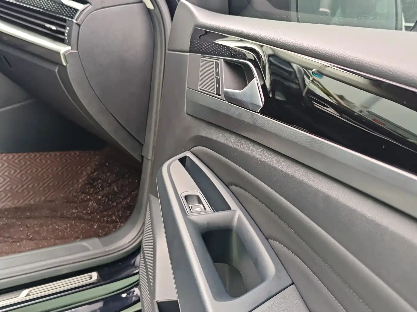 Volkswagen Passat 2023 330TSI Starlight Elite Edition фото 8