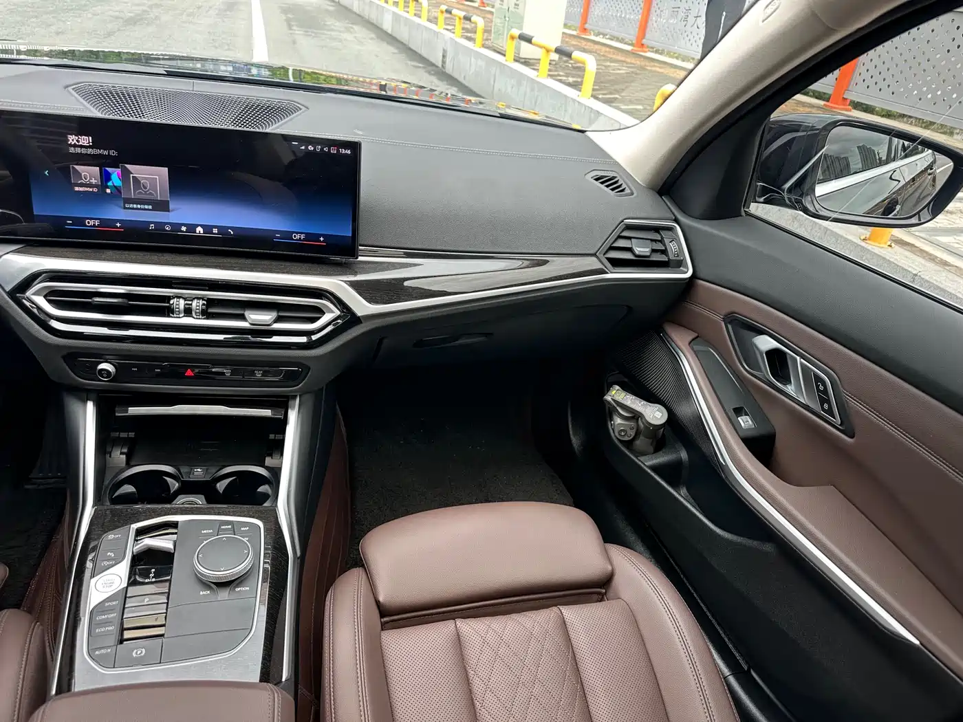 BMW 3 Series 2024 325Li M Sport Package фото 9