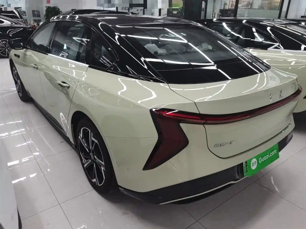 Hongqi EH7 2024 640 Pro+ AWD Edition фото 5