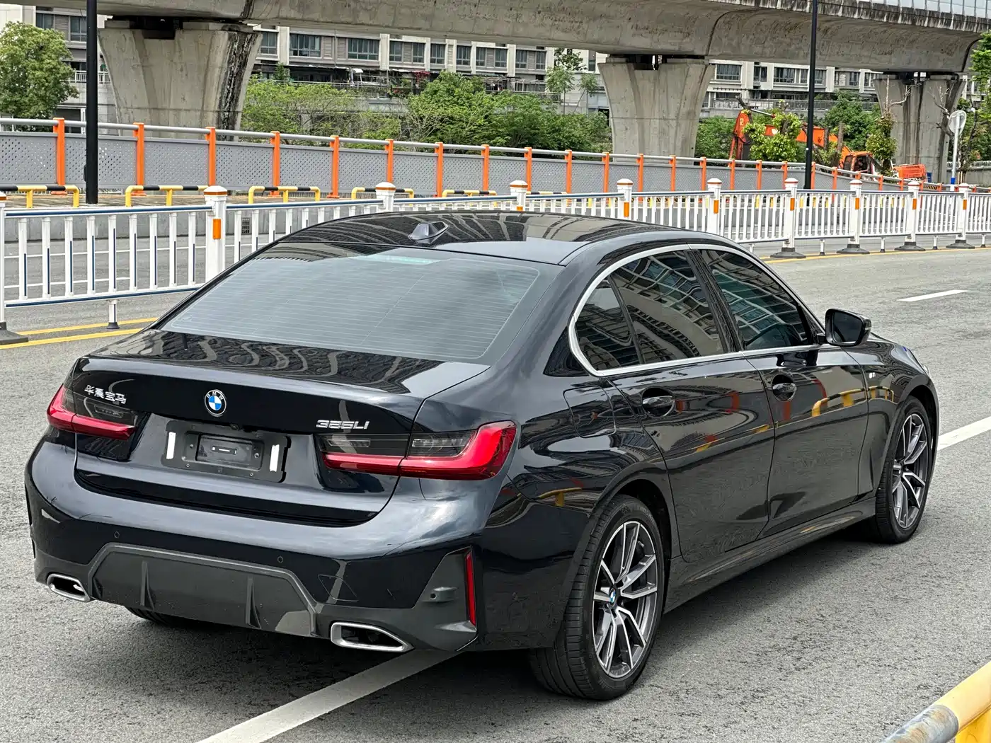 BMW 3 Series 2024 325Li M Sport Package фото 13