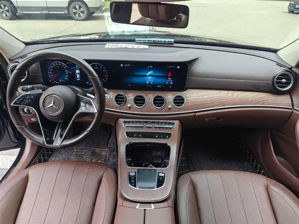 Mercedes-Benz E-Class 2023 E 300 L Fashion фото 8