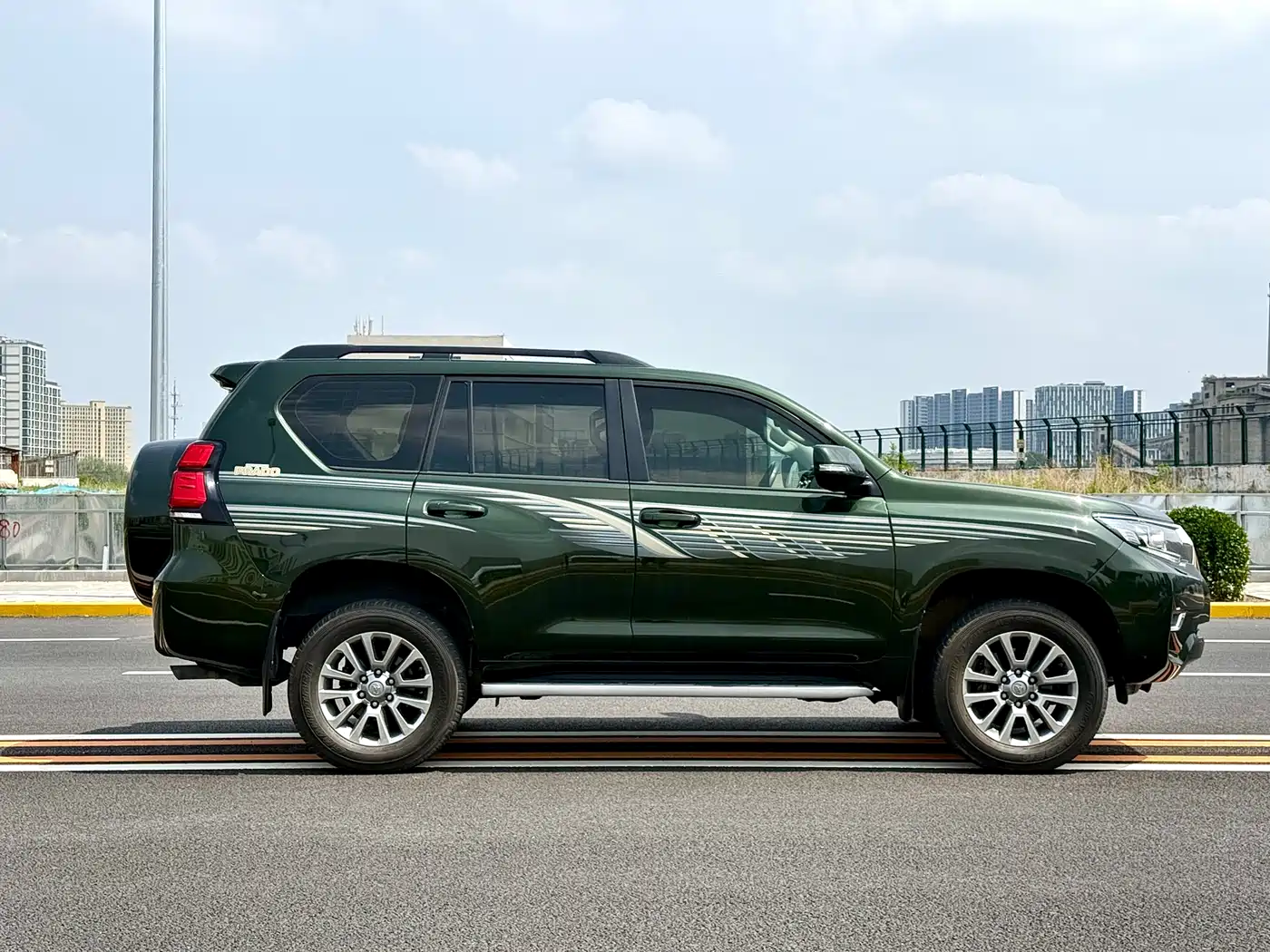 Toyota Prado 2018 3.5L Automatic TX-L NAVI Rear-mounted Spare Tire фото 4