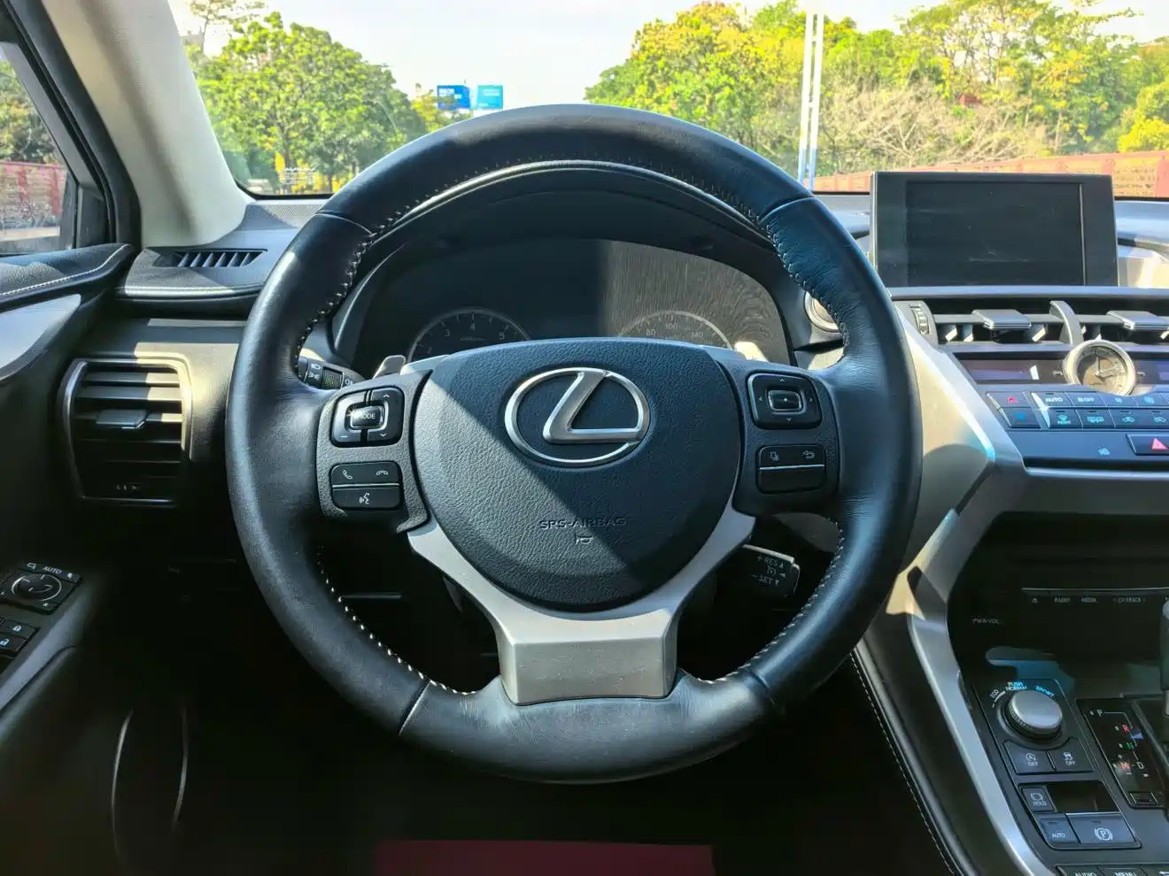 Lexus NX 2015 200t AWD F Sport фото 8